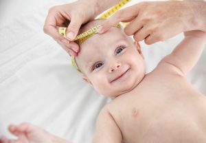 Größentabelle Kopfumfang Baby und Kinder nach Größe + Alter